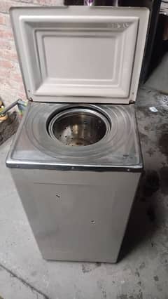 Drayer Machine all ok condition good koi fault nhi call. 03099547046