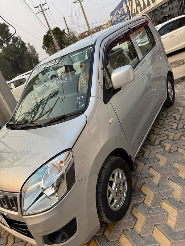 Suzuki Wagon R 2017 1