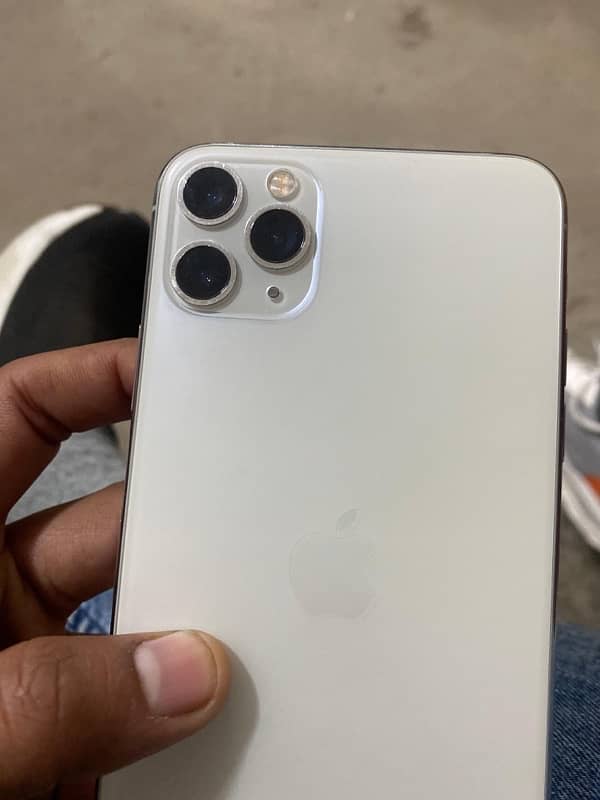 iPhone 11 Pro Max 1