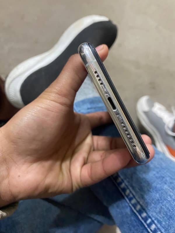 iPhone 11 Pro Max 2