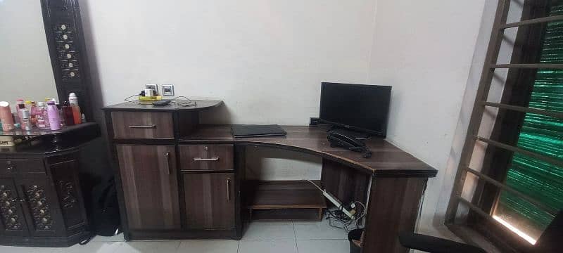 computer & study corner table 0