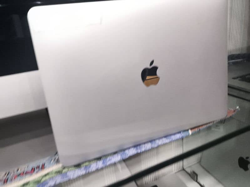 Apple MacBook Pro/macbook air all models 0