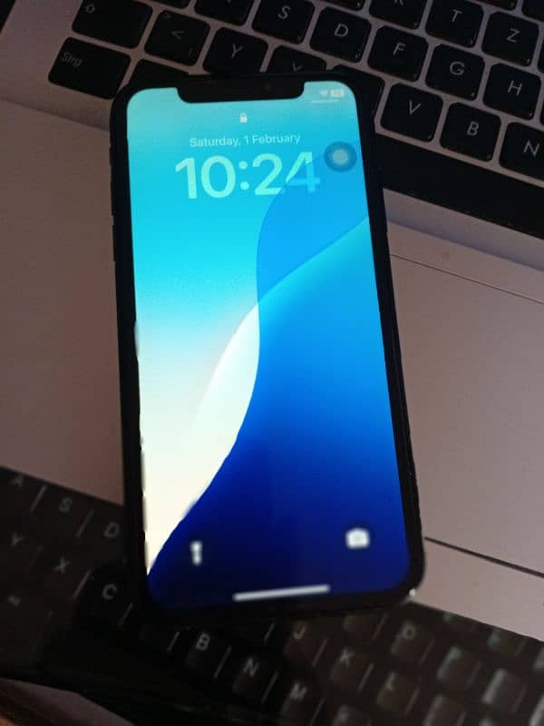 iphone xr JV 64gb all lush condition urgent sale 3