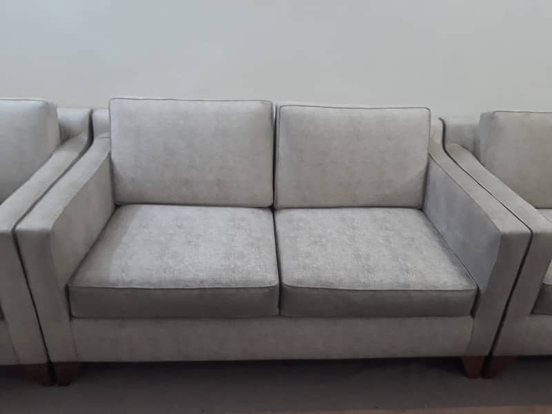 INTERWOOD SOFA 1