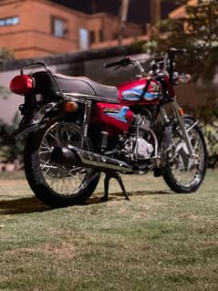 honda 125 (2021 model) black