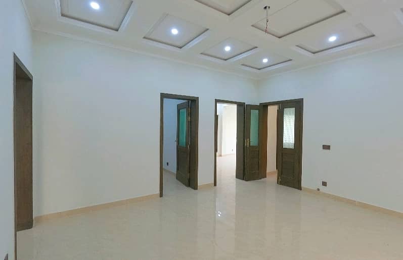 10 Marla House In Only Rs. 41000000 8