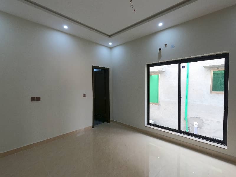 10 Marla House In Only Rs. 41000000 26