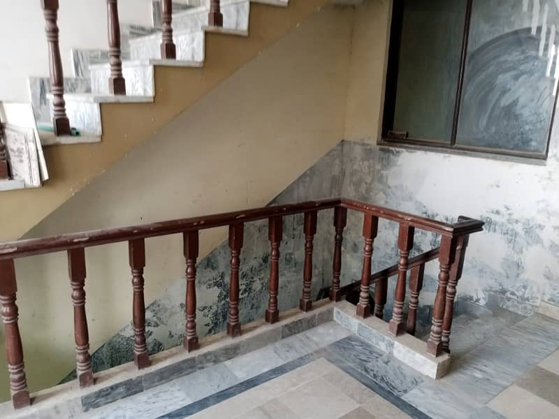 Triple Story Used House With reasonable price in Rawalpindi 9