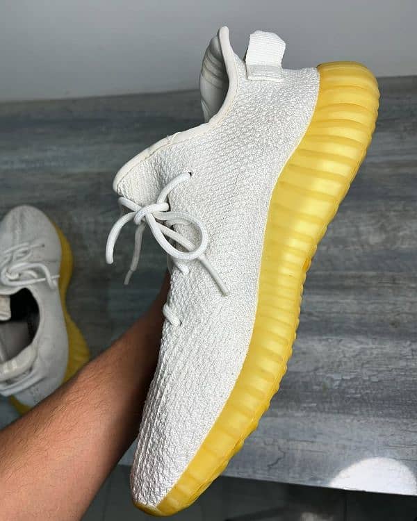 US 10 - Adidas yeezy boost 350 V2 3