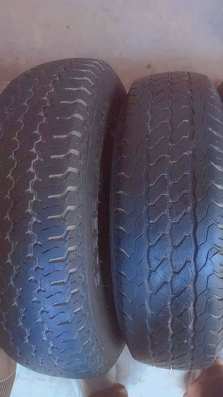 Suzuki bolan Mehran 12 size used tyres for sail 4