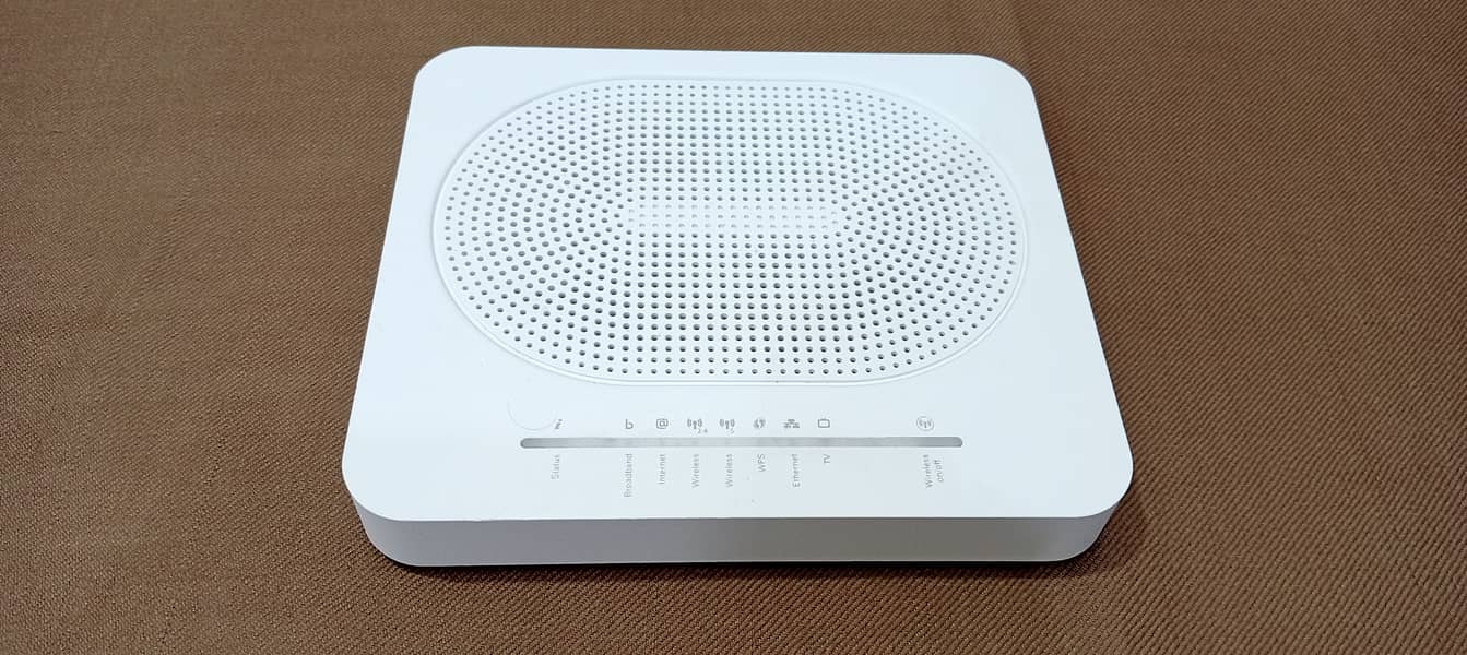 Technicolor Dual Band WiFi Router Made in Vietnam 2