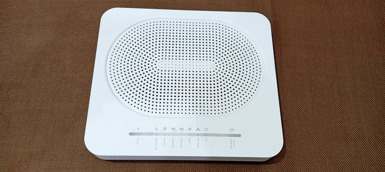 Technicolor Dual Band WiFi Router Made in Vietnam 3