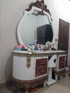 bed & dressing table