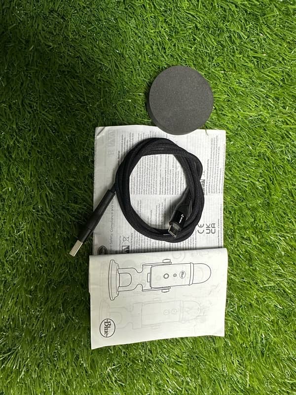 Blue Yeti Mic Original UK 2