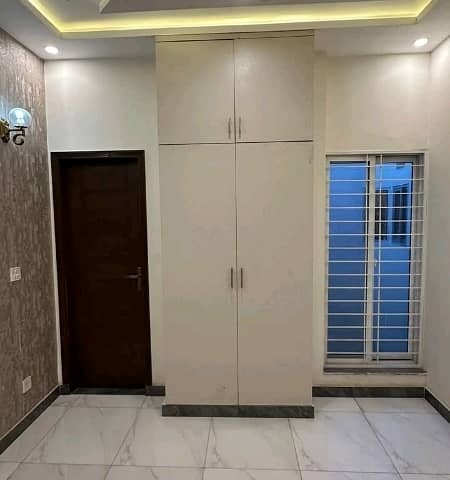 House Sized 10 Marla Is Available For sale In Johar Town 8