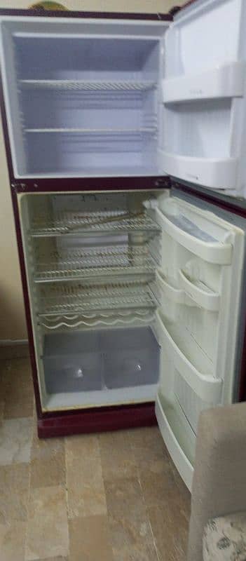 Orient fridge. . . . . . . . 1