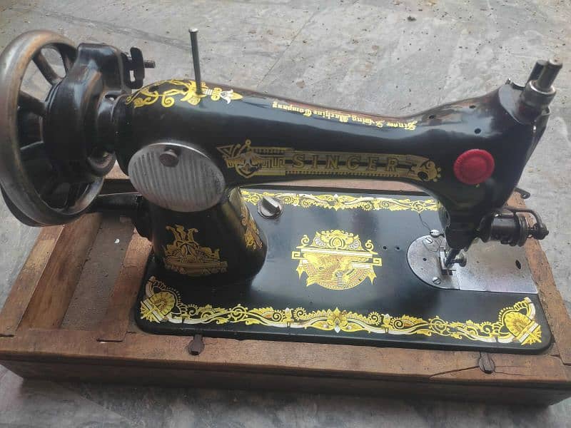 original singer sewing machine very good working condition 100 % 1