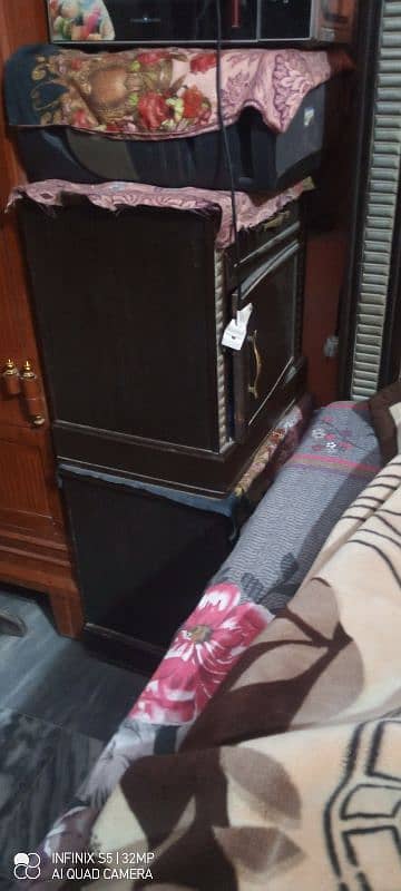 Bed Sofa and almari sale 3