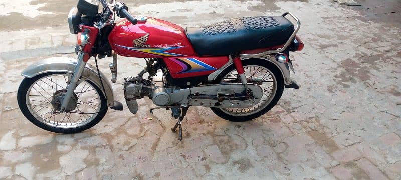 Honda CD 70 2010 model nice condition complete documents 4