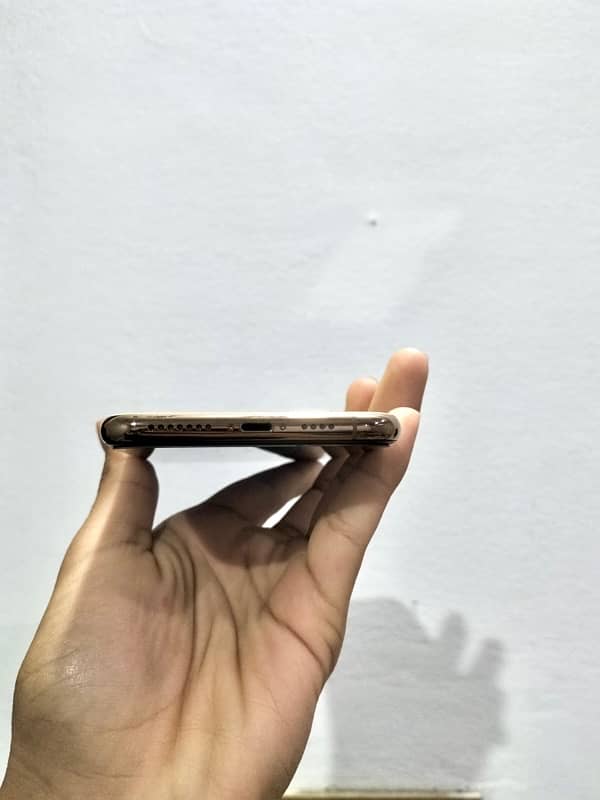 Iphone 11 pro max Pta Glitch 2