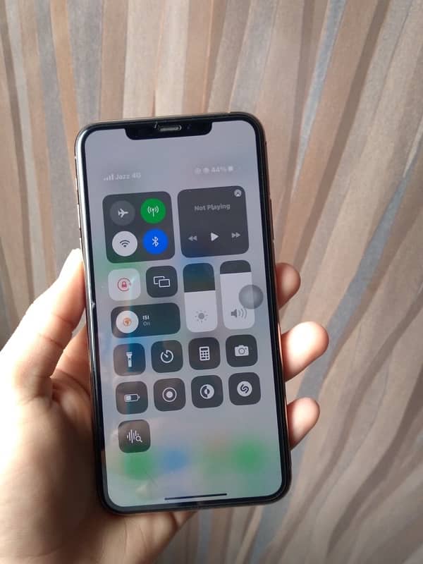 Iphone 11 pro max Pta Glitch 4