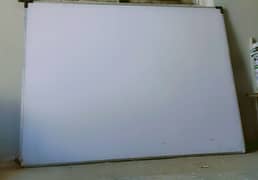 urgent sale white board 4 × 3