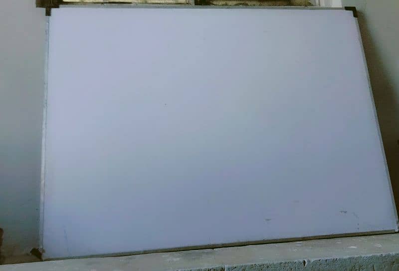 urgent sale School white board 4 × 3 2