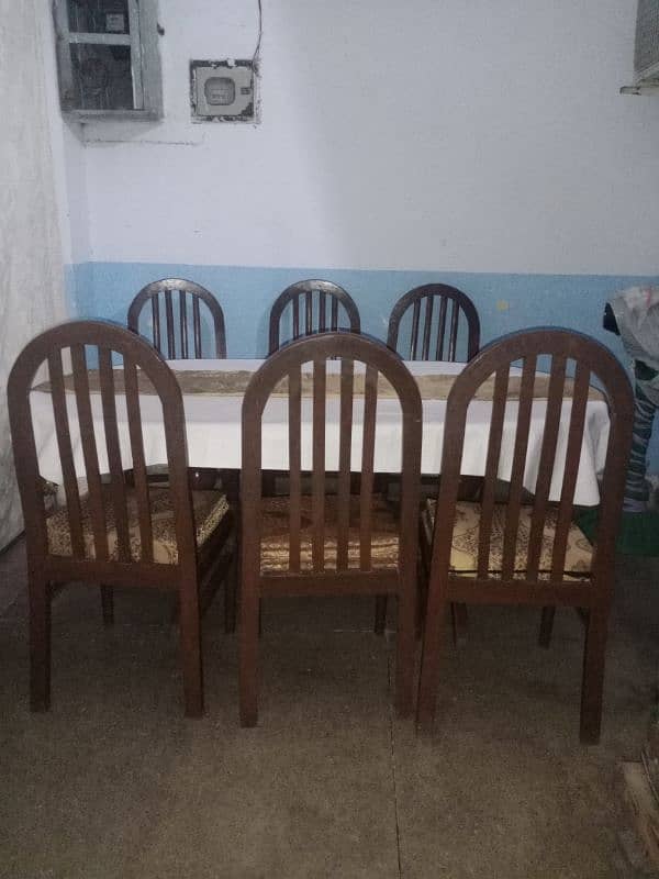 Dining table with 6 Chairs for Sale 2