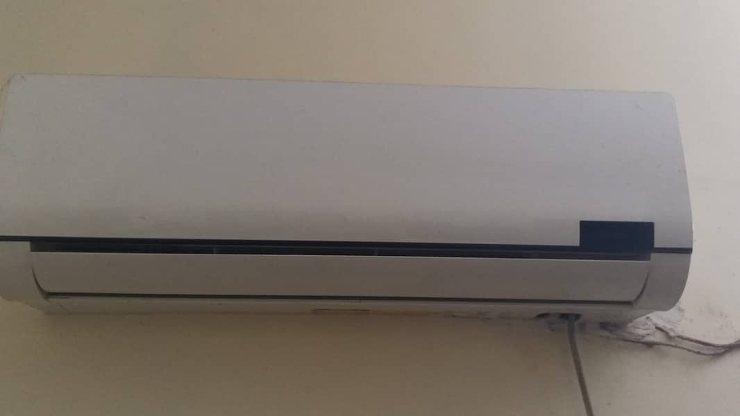 HAIER 1 TON AC 2