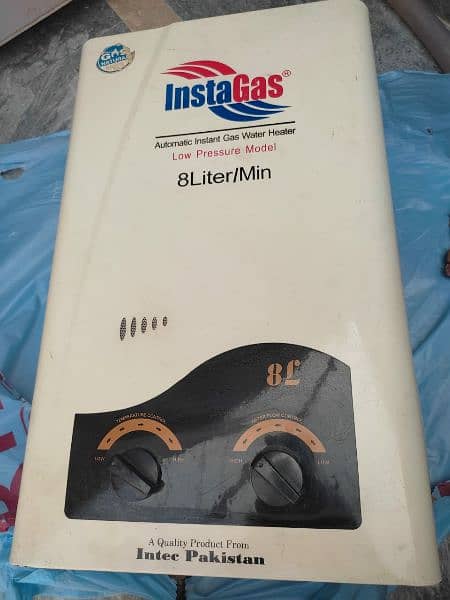 insta gas 8 litter 100 percent perfect working condition with guarante 1