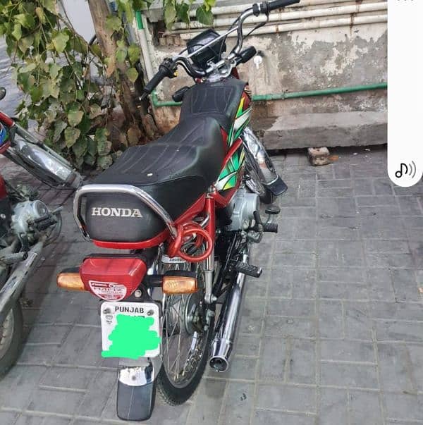 honda cd 70. cc. Red colour.  excellent condition 2