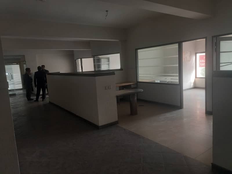 Blue Area Office 2300 Square Feet Jinnah Avenue For Sale 1