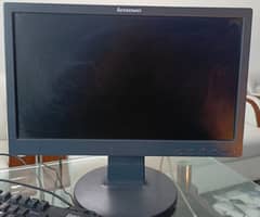 2 LCD Lenovo 17 inch & 2 Dell System