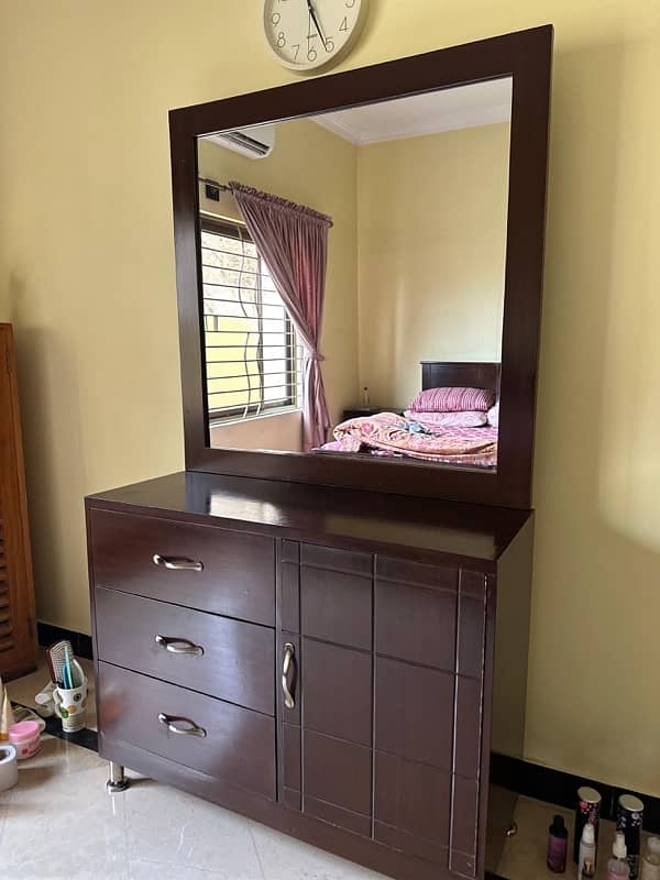dressing table 2