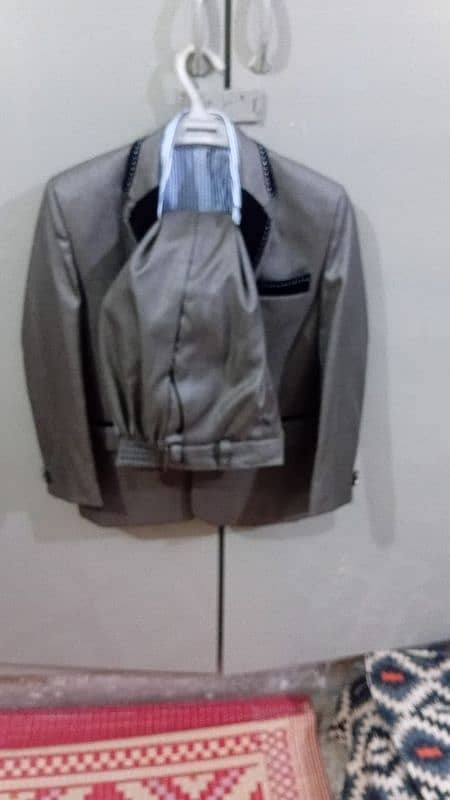 10 year boy dress new condition 2