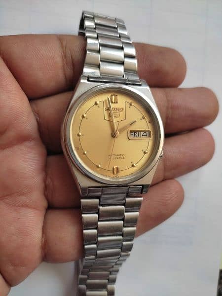 Seiko 5 automatic 21 jewls original very neat and clean condition. 0