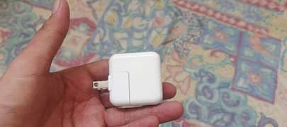 iphone 11 orignal charger and iphone orignal handfree