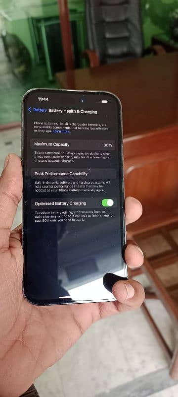 iPhone 14 Pro FACTORY UNLOCKED 256 GB 100 HEALTH 6