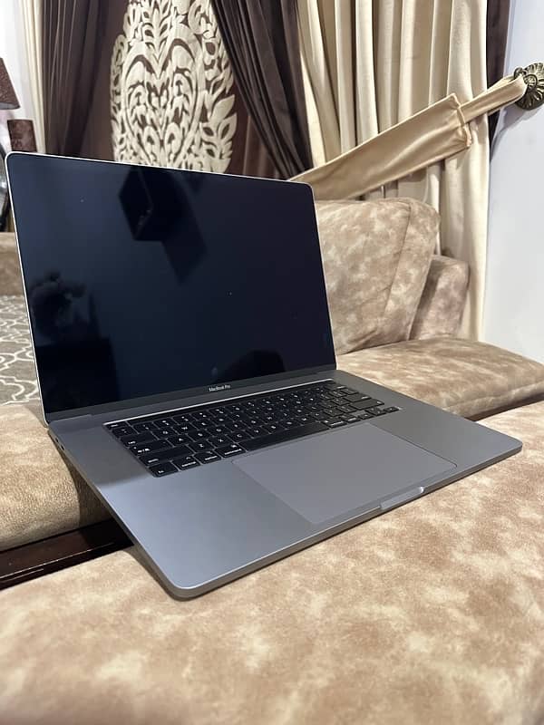 Macbook Pro 16-inch 4