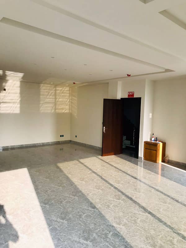 DHA Phase 6 Main Boulevard 4 Marla Office Available For Rent In Very Reasonable Rent 2