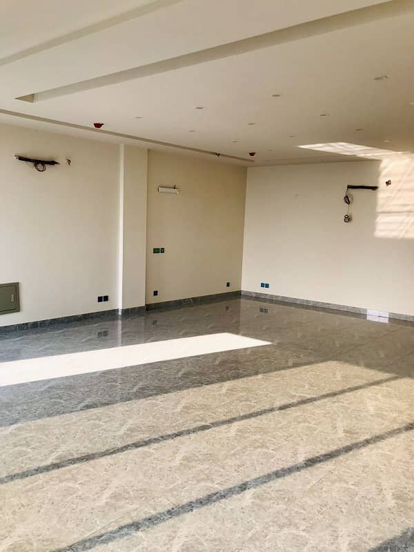 DHA Phase 6 Main Boulevard 4 Marla Office Available For Rent In Very Reasonable Rent 3