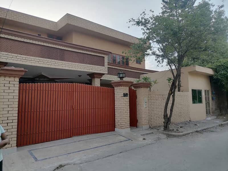 House For Near Main Raiwand Road One Kanal With 2 Lac Rental Income 0