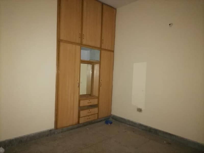 House For Near Main Raiwand Road One Kanal With 2 Lac Rental Income 1