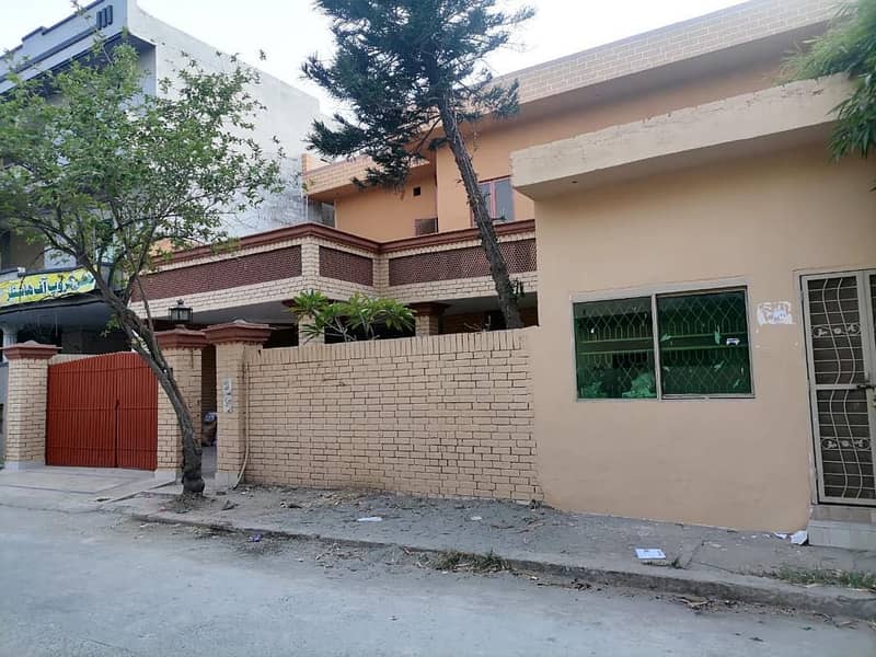 House For Near Main Raiwand Road One Kanal With 2 Lac Rental Income 2