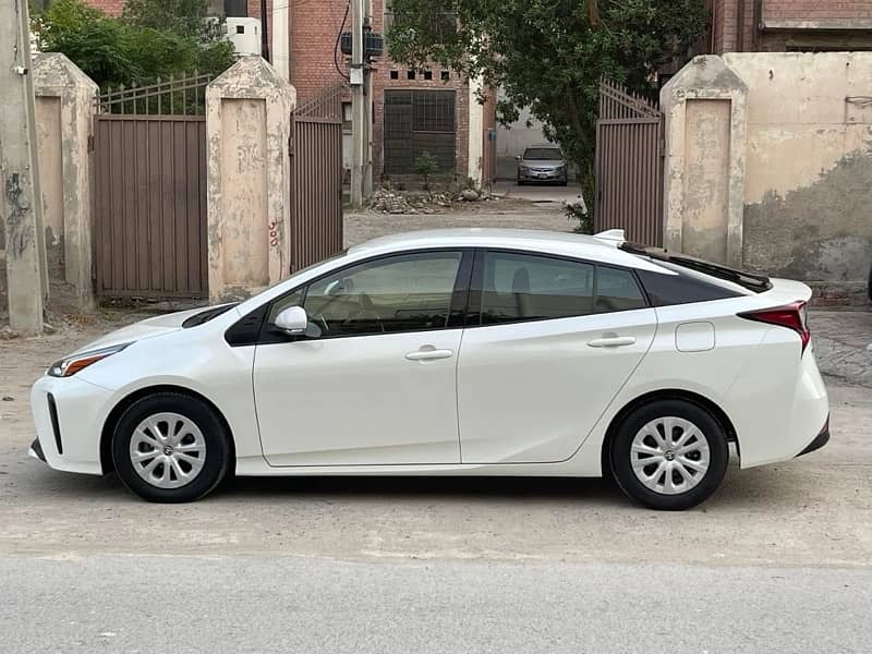 Toyota Prius 2020 6