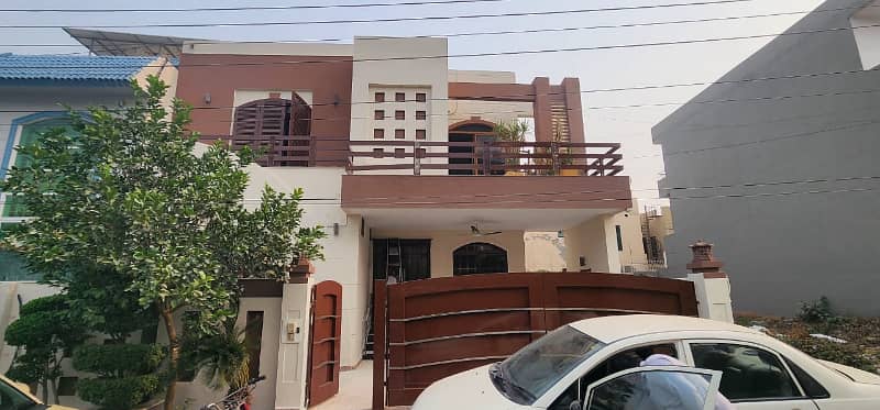 10 maral house in wapda town with basement 0