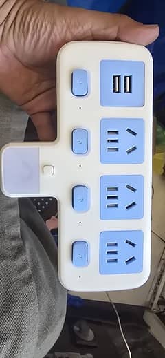 3 shoket 2 fast charging port