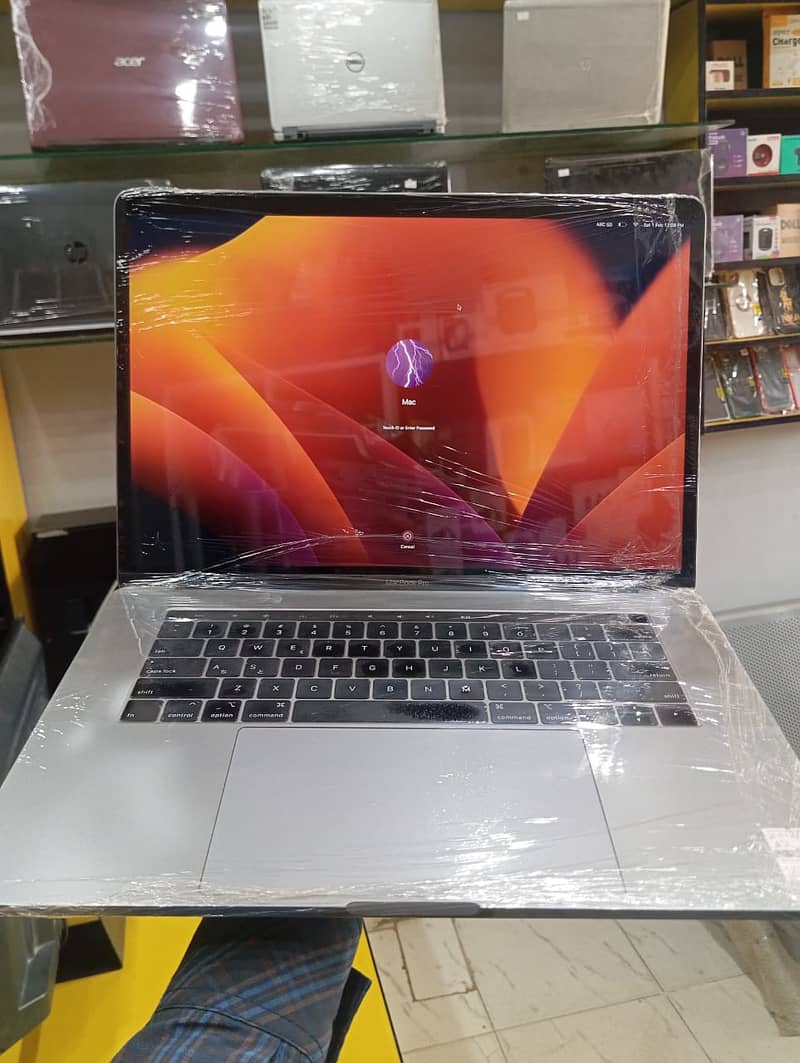 Apple MacBook Pro 2018 | 512GB SSD | 16GB RAM | 2.6GHz Core i7 0