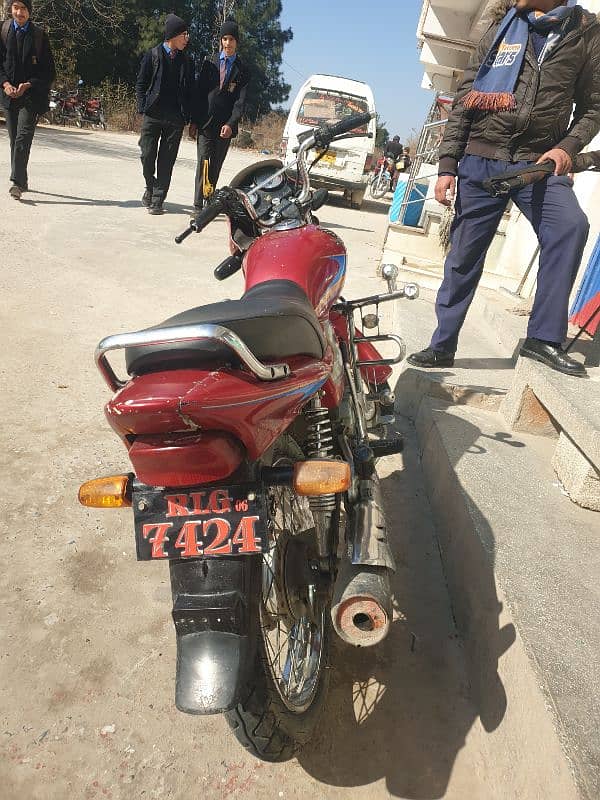 Honda deluxe 125 bike good condition 3