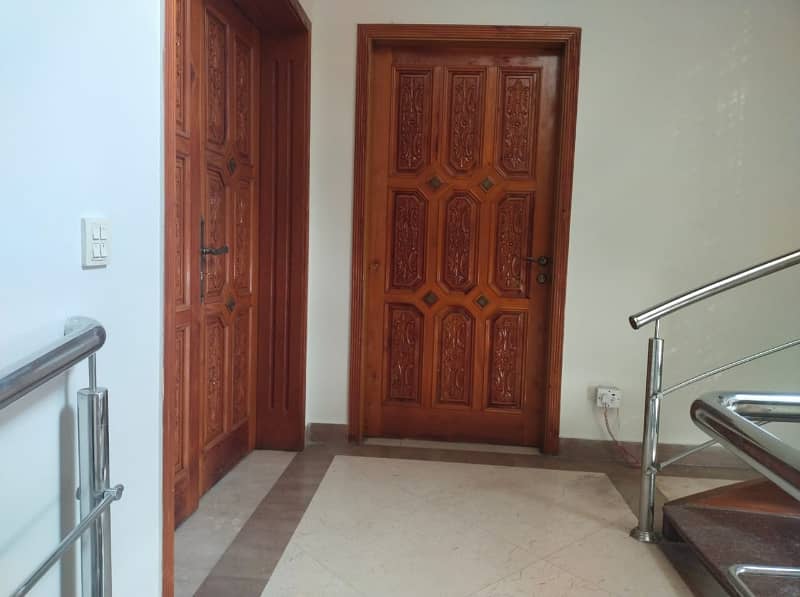 1 Kanal Beautiful Upper Portion Available For Rent in DHA Phase 3, Block W, Lahore Cantt. 14